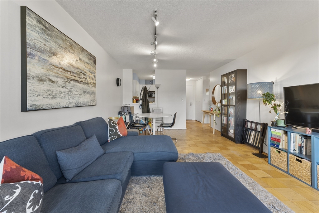 151 Tremont St #19T Boston, MA 02111