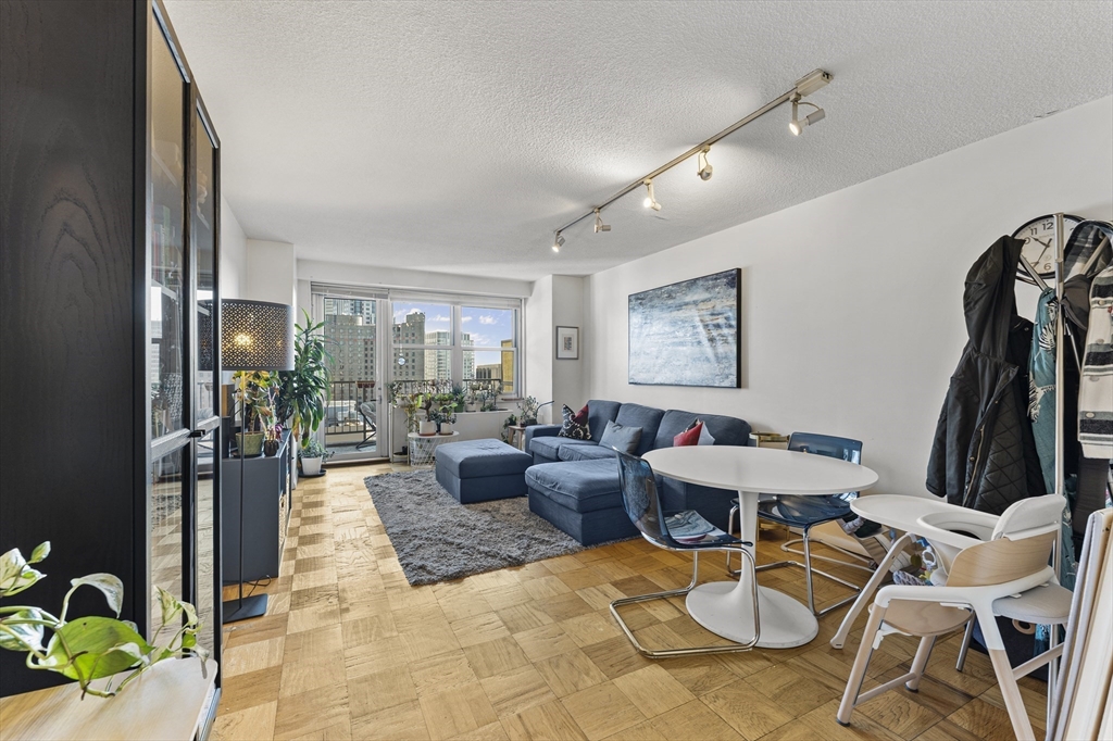 151 Tremont St #19T Boston, MA 02111