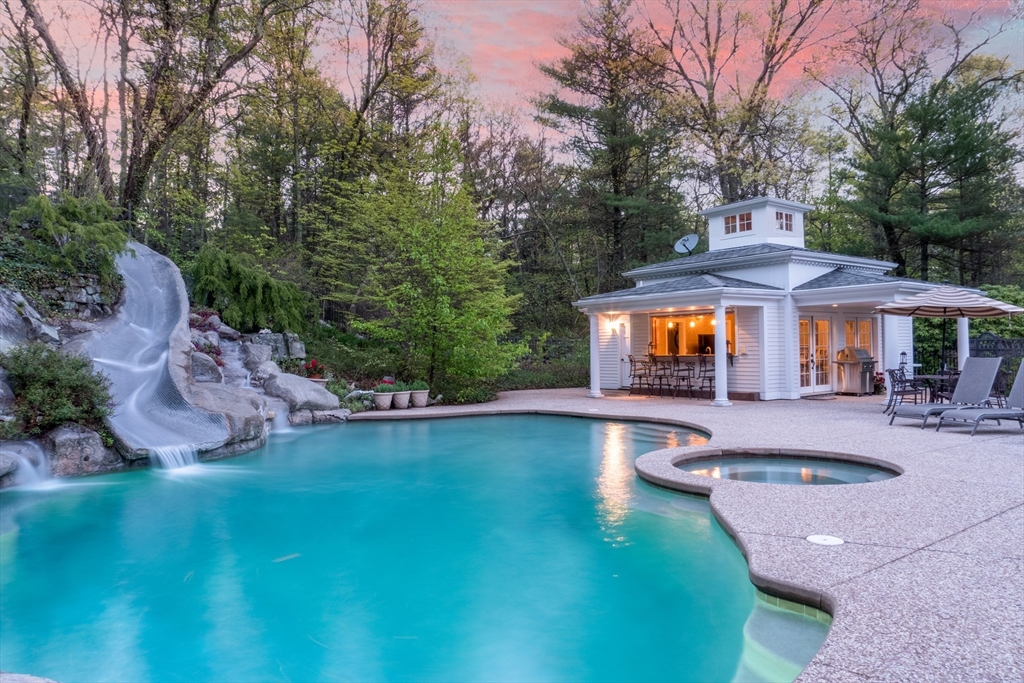 5 Hamlins Xing Dover, MA 02030