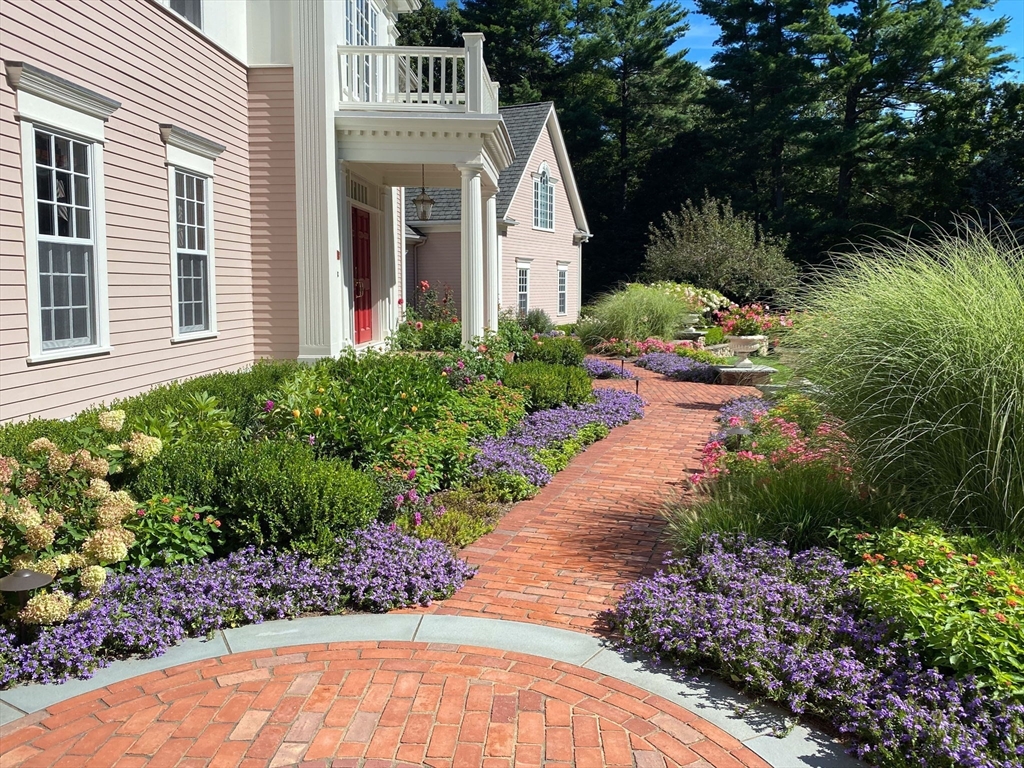 5 Hamlins Xing Dover, MA 02030