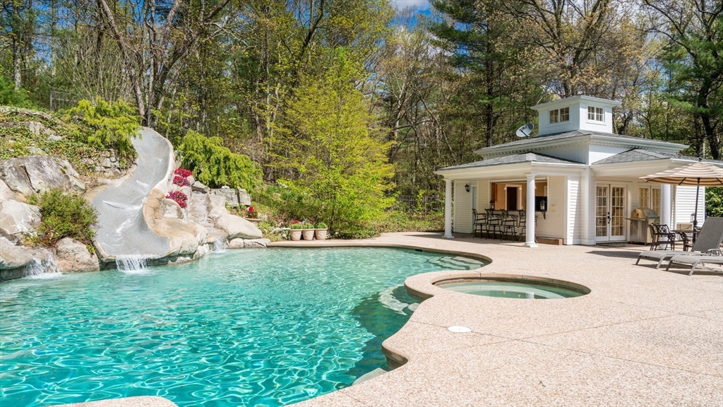 5 Hamlins Xing Dover, MA 02030