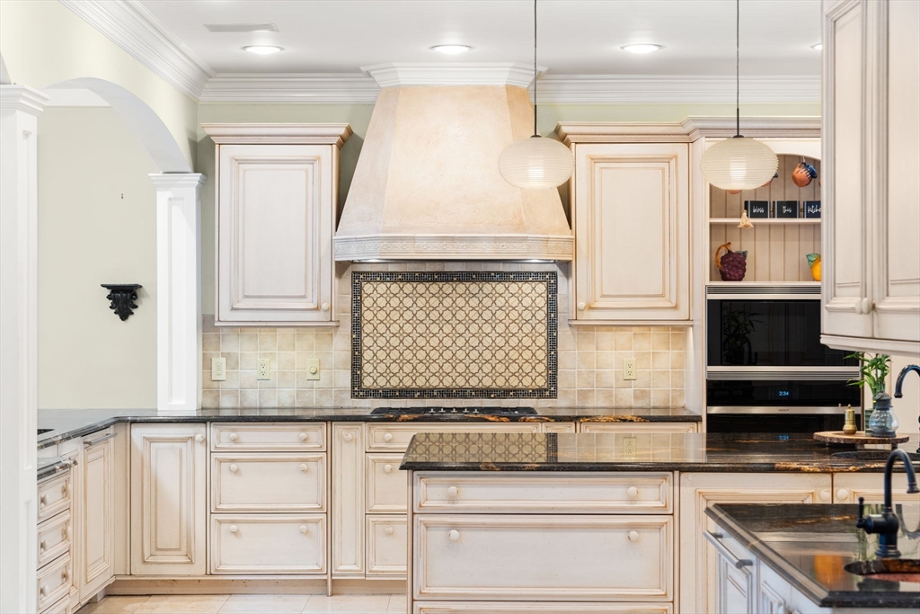 5 Hamlins Xing Dover, MA 02030