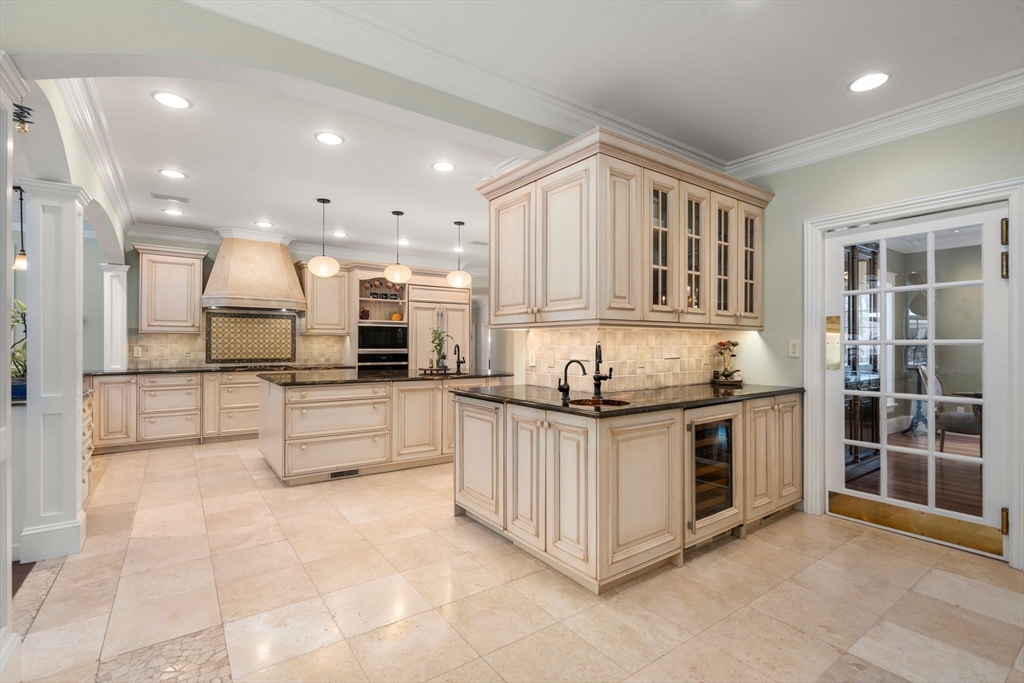 5 Hamlins Xing Dover, MA 02030