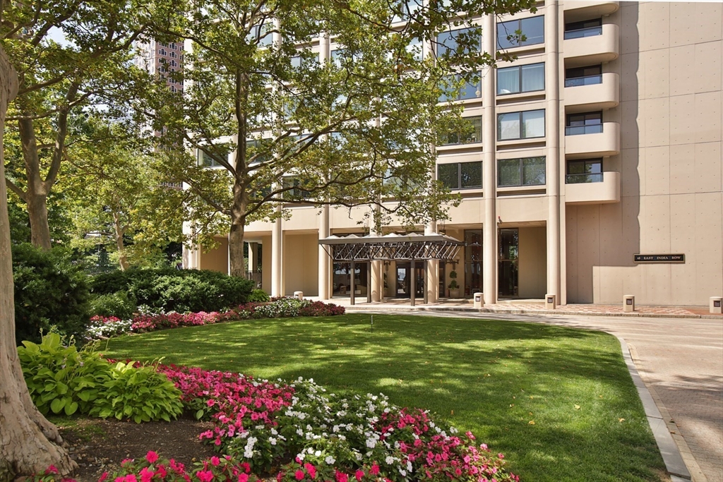 85 East India Row #10A