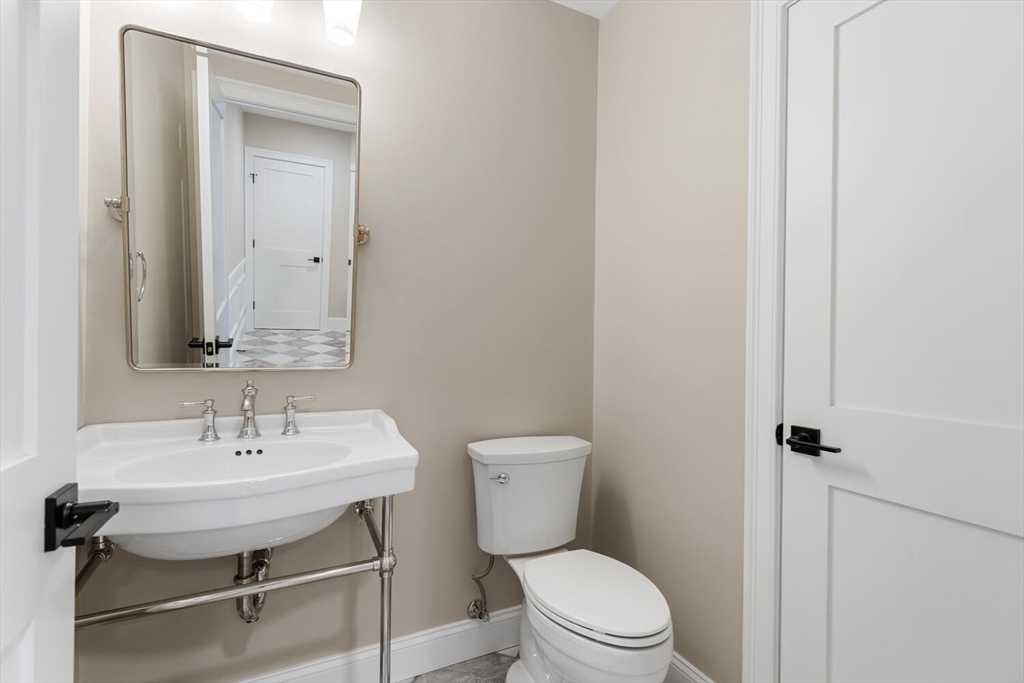 199 Nahant St Wakefield, MA 01880 199 Nahant St Wakefield, MA 01880