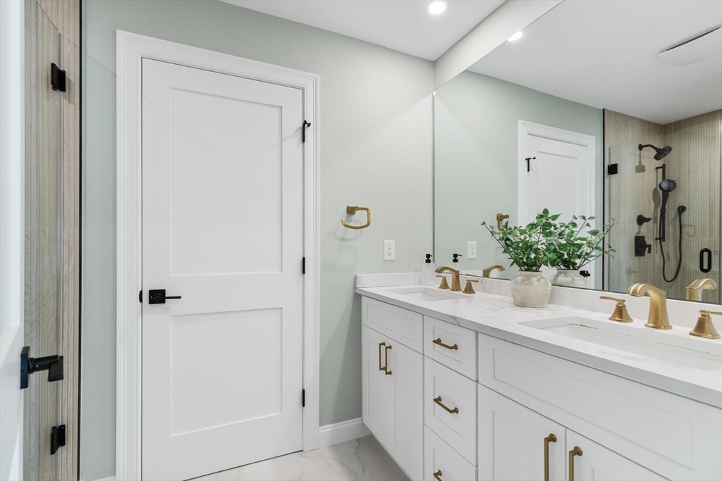 199 Nahant St Wakefield, MA 01880 199 Nahant St Wakefield, MA 01880
