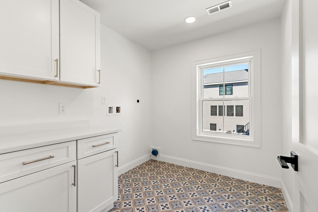199 Nahant St Wakefield, MA 01880 199 Nahant St Wakefield, MA 01880