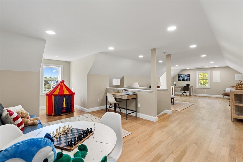199 Nahant St Wakefield, MA 01880 199 Nahant St Wakefield, MA 01880