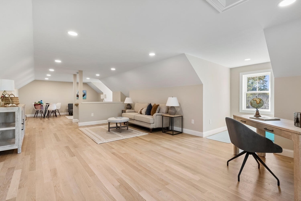 199 Nahant St Wakefield, MA 01880 199 Nahant St Wakefield, MA 01880