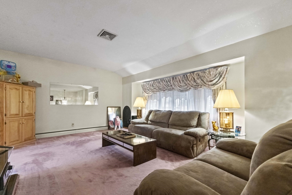 55 West Park Dr Wakefield, MA 01880 55 West Park Dr Wakefield, MA 01880