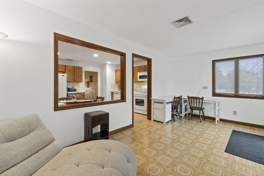 55 West Park Dr Wakefield, MA 01880 55 West Park Dr Wakefield, MA 01880