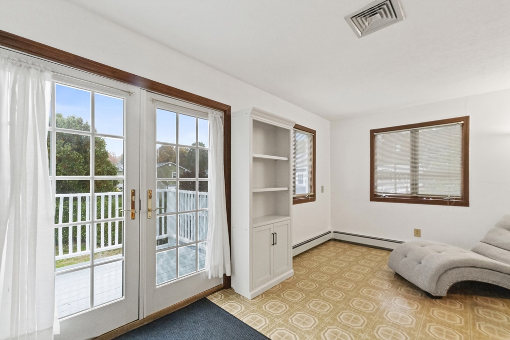 55 West Park Dr Wakefield, MA 01880 55 West Park Dr Wakefield, MA 01880