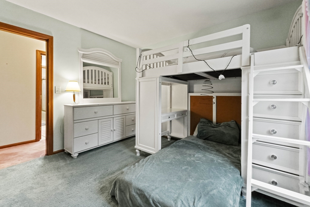 55 West Park Dr Wakefield, MA 01880 55 West Park Dr Wakefield, MA 01880
