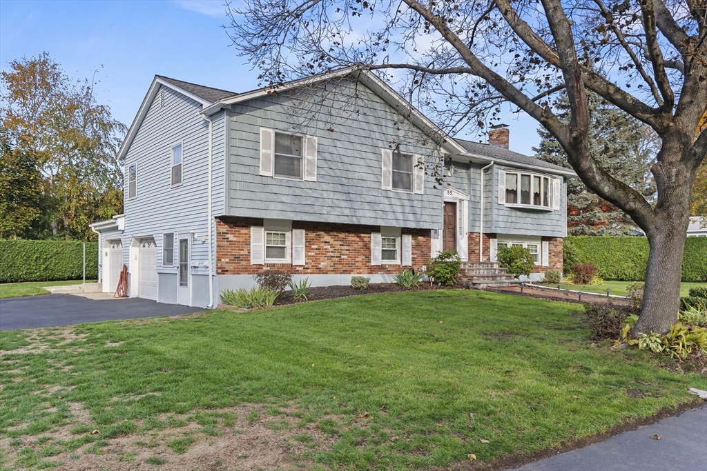 55 West Park Dr Wakefield, MA 01880 55 West Park Dr Wakefield, MA 01880
