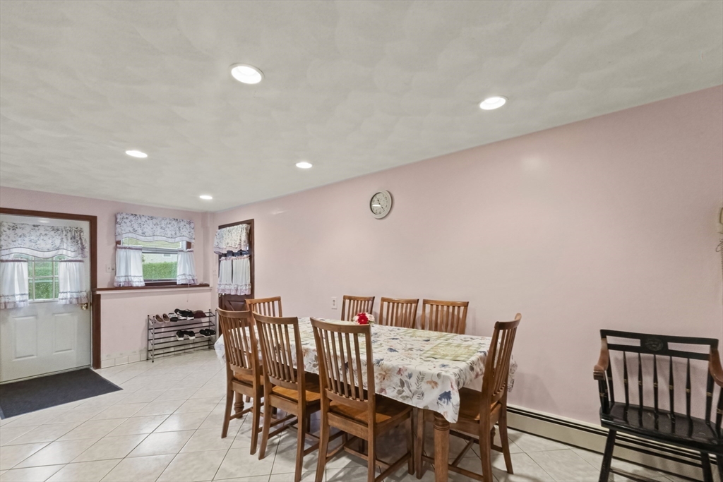 55 West Park Dr Wakefield, MA 01880 55 West Park Dr Wakefield, MA 01880