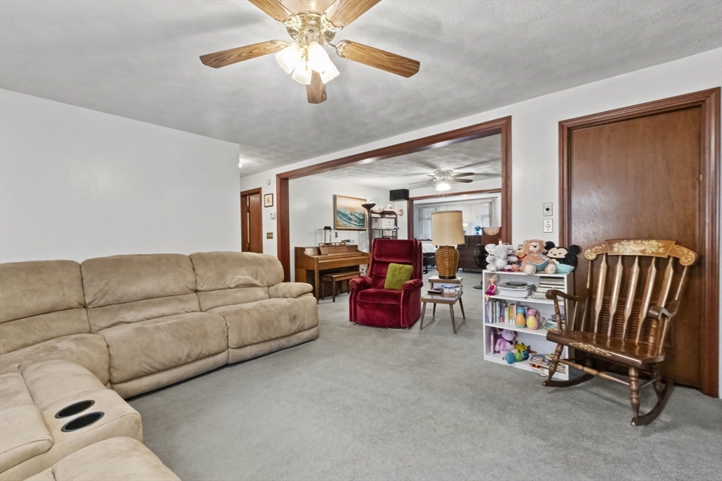 55 West Park Dr Wakefield, MA 01880 55 West Park Dr Wakefield, MA 01880