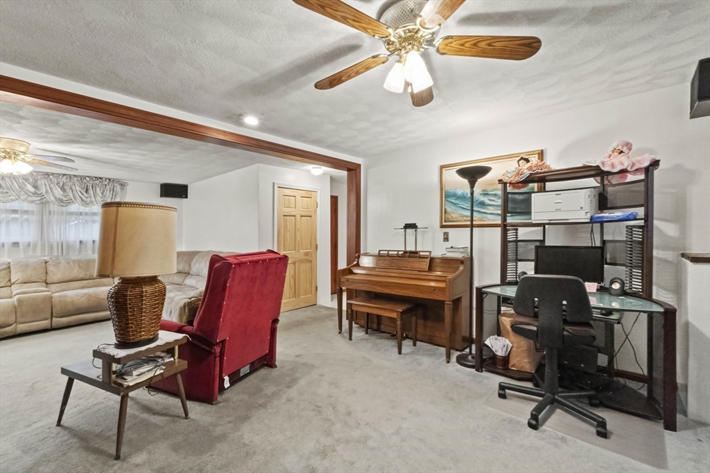 55 West Park Dr Wakefield, MA 01880 55 West Park Dr Wakefield, MA 01880