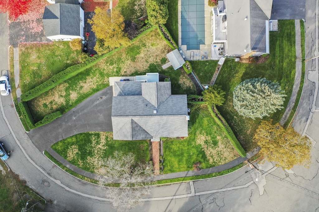 55 West Park Dr Wakefield, MA 01880 55 West Park Dr Wakefield, MA 01880