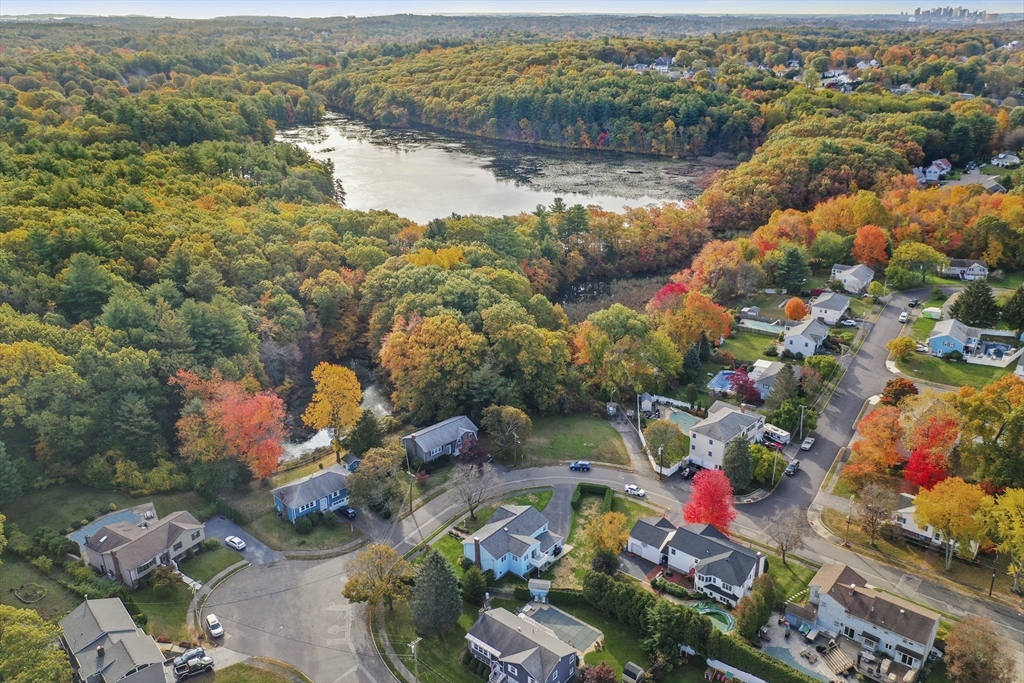 55 West Park Dr Wakefield, MA 01880 55 West Park Dr Wakefield, MA 01880