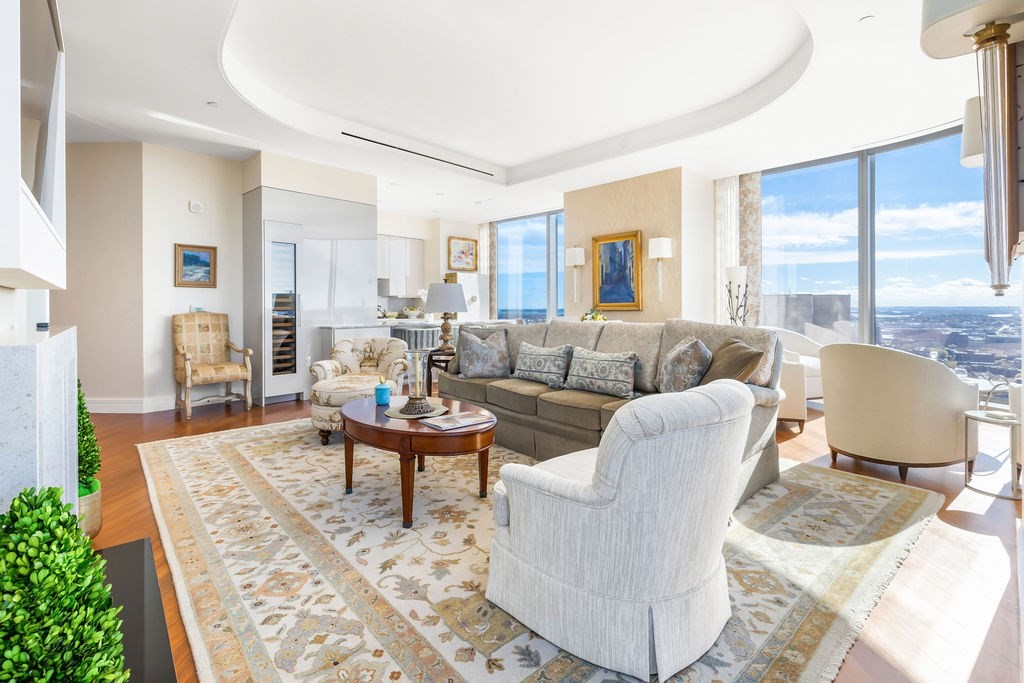1 Dalton St #3205 Boston, MA 02115