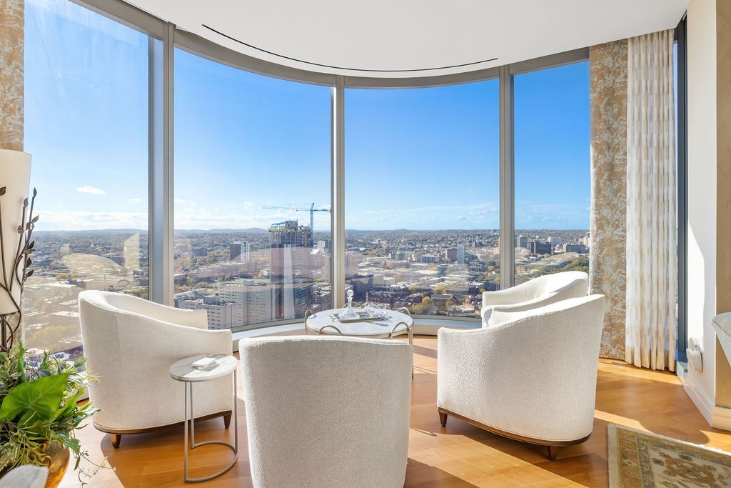 1 Dalton St #3205 Boston, MA 02115