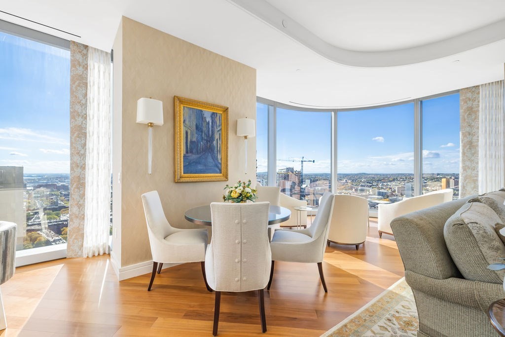 1 Dalton St #3205 Boston, MA 02115