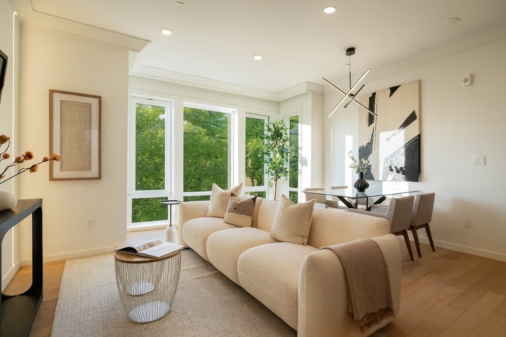 388 Washington St #201