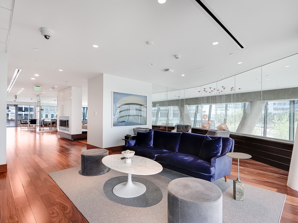 300 Pier 4th Blvd #8A Boston, MA 02210