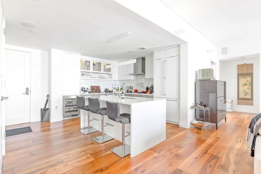 300 Pier 4th Blvd #8A Boston, MA 02210