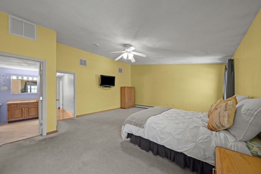 5 Jessica Ln Wakefield, MA 01880