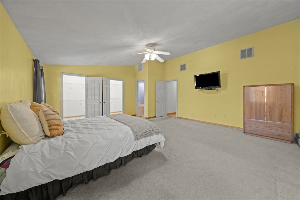 5 Jessica Ln Wakefield, MA 01880