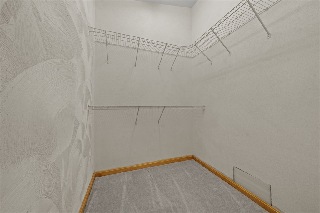 5 Jessica Ln Wakefield, MA 01880