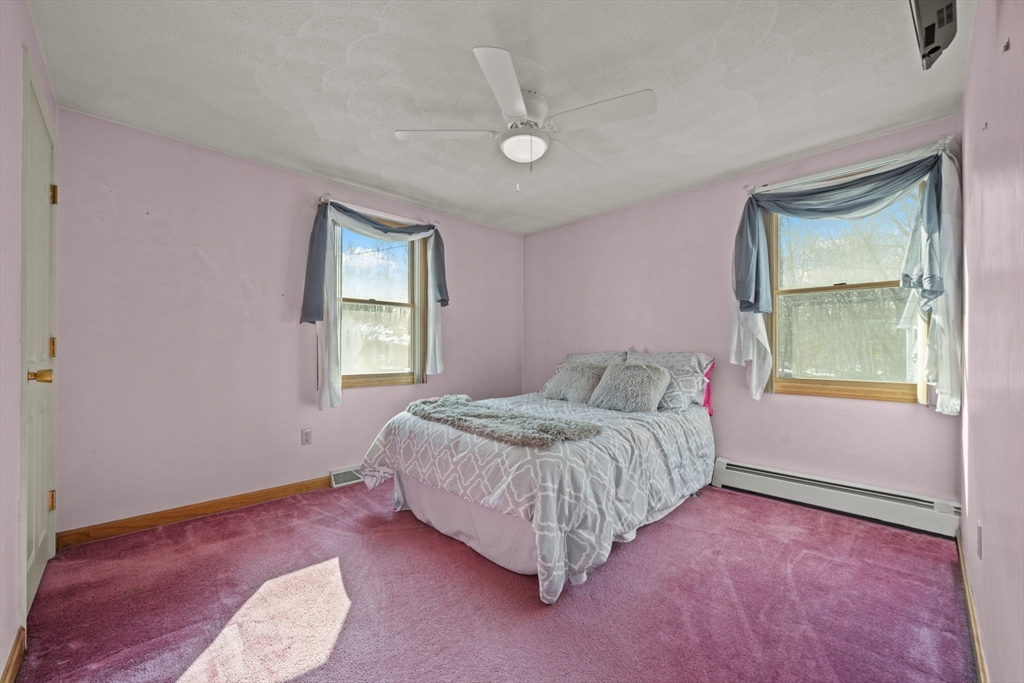 5 Jessica Ln Wakefield, MA 01880