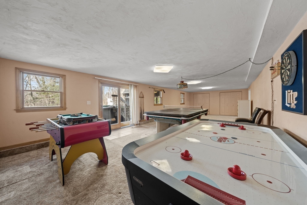 5 Jessica Ln Wakefield, MA 01880