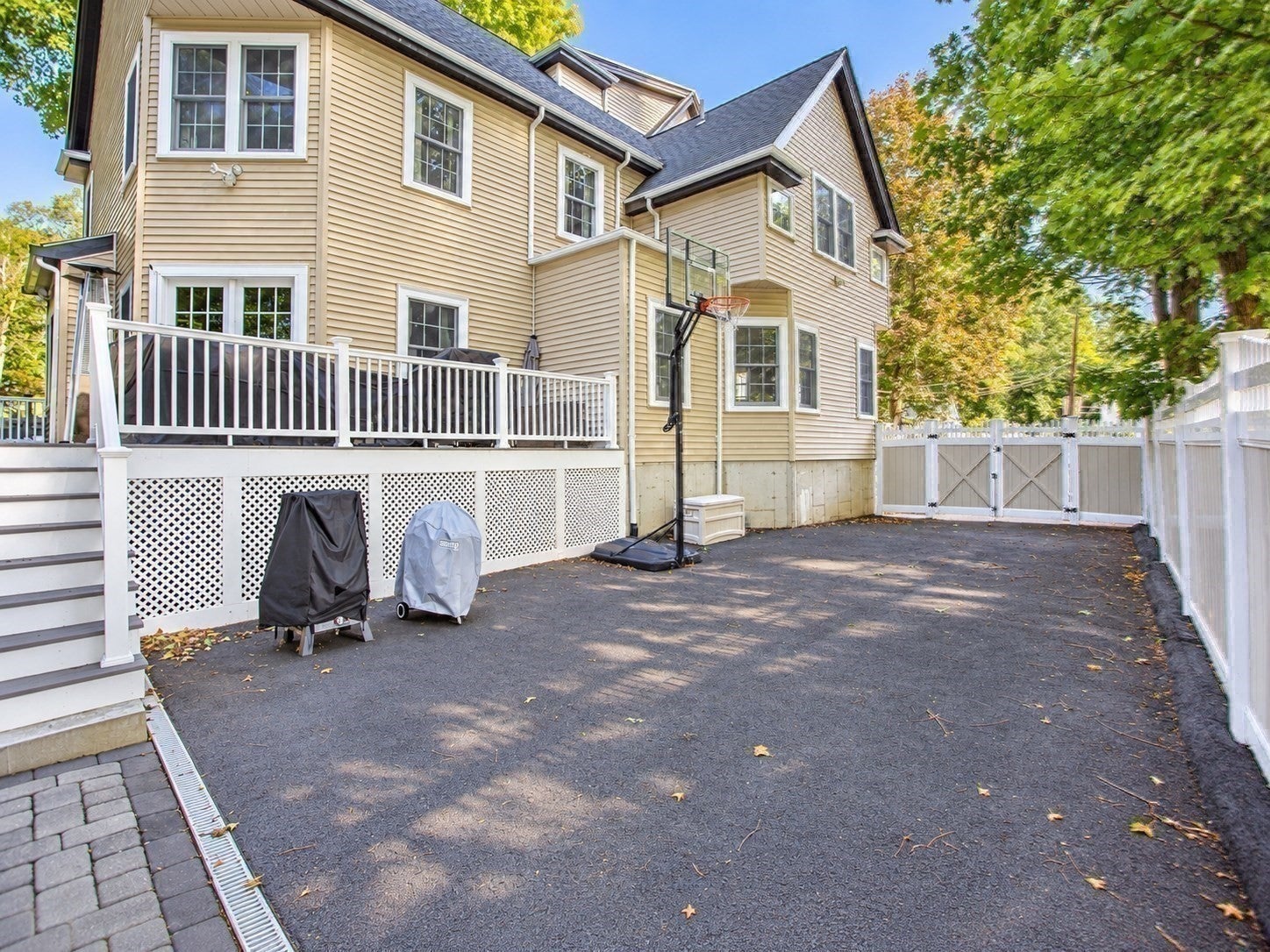 84 Spg St Wakefield, MA 01880