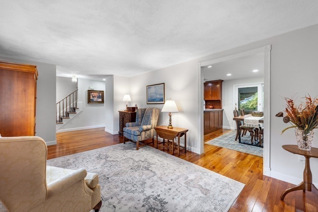 2 Rosemary Ave Wakefield, MA 01880