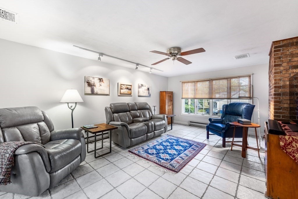 2 Rosemary Ave Wakefield, MA 01880