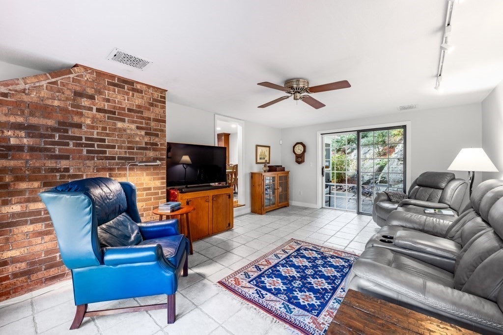2 Rosemary Ave Wakefield, MA 01880
