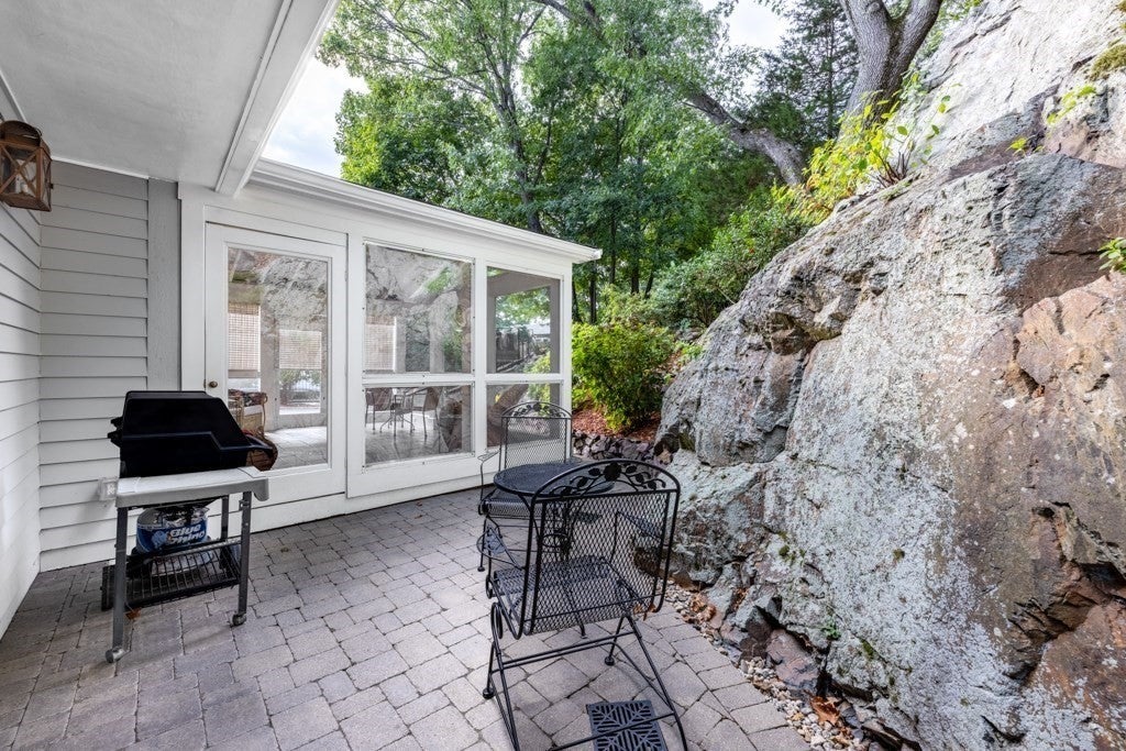 2 Rosemary Ave Wakefield, MA 01880