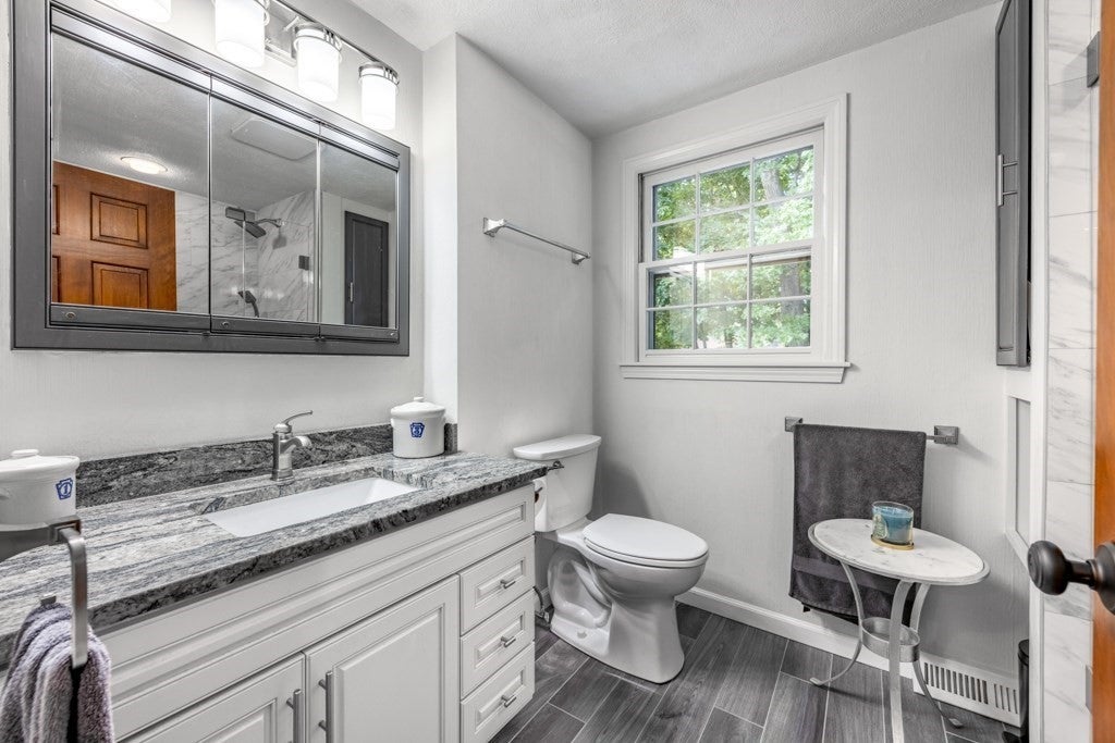 2 Rosemary Ave Wakefield, MA 01880