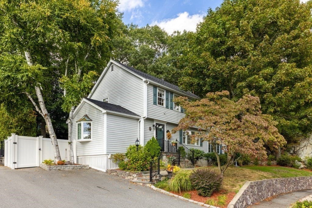 2 Rosemary Ave Wakefield, MA 01880