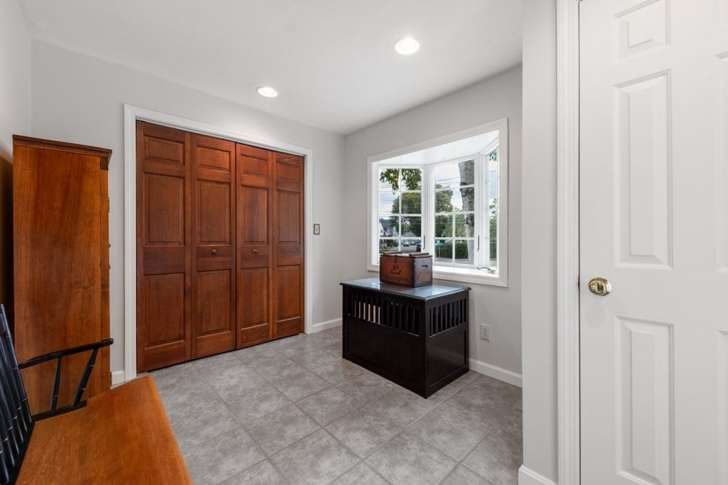 2 Rosemary Ave Wakefield, MA 01880