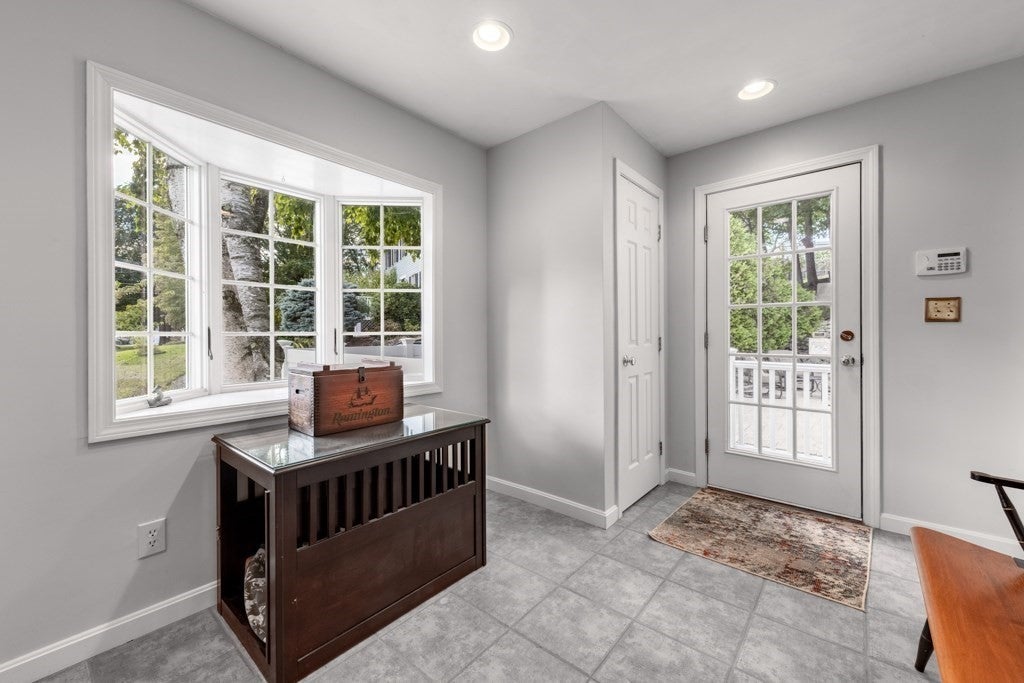 2 Rosemary Ave Wakefield, MA 01880