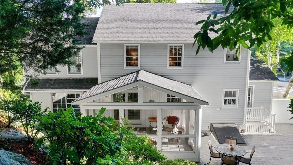 2 Rosemary Ave Wakefield, MA 01880