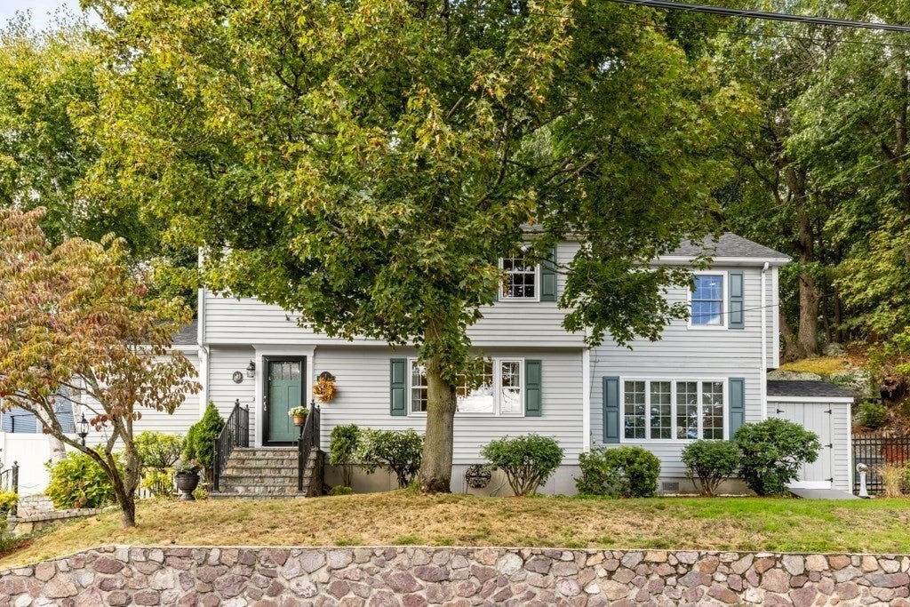 2 Rosemary Ave Wakefield, MA 01880