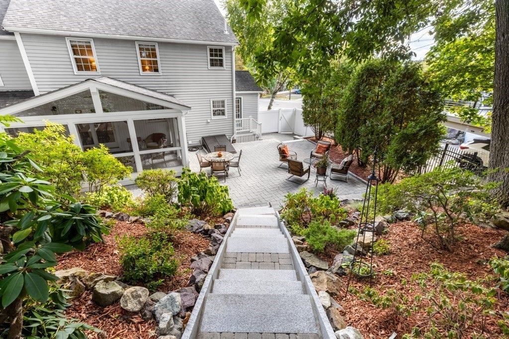 2 Rosemary Ave Wakefield, MA 01880