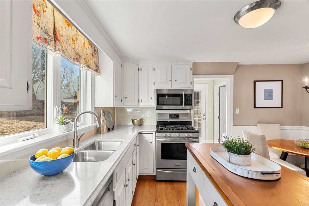 24 Gladstone St Wakefield, MA 01880