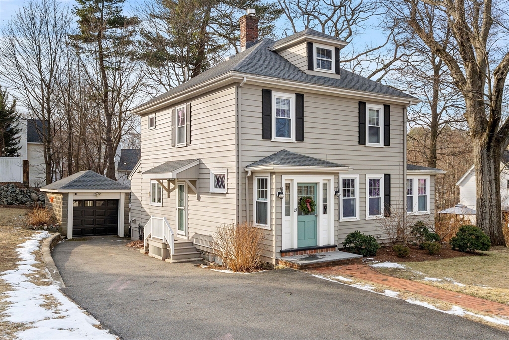 24 Gladstone St Wakefield, MA 01880