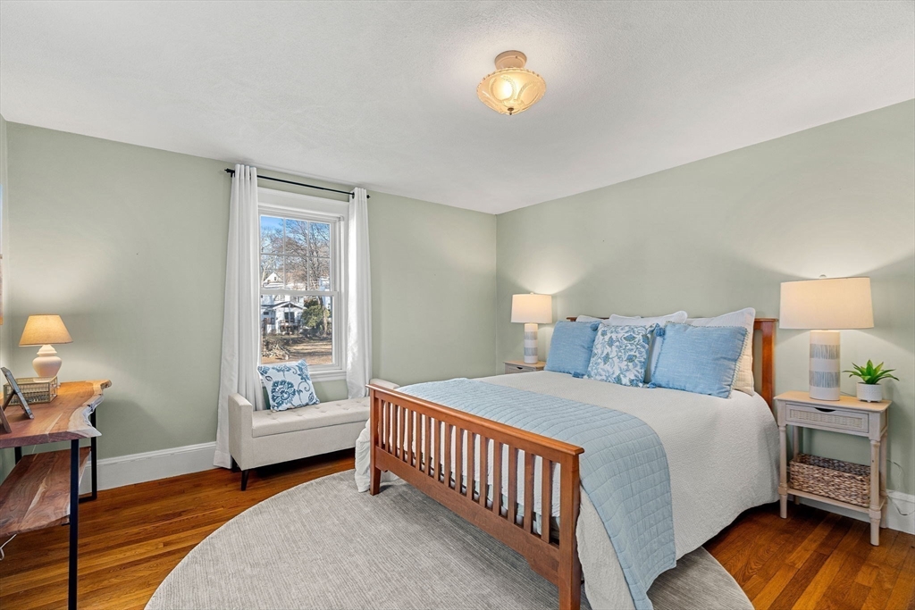 24 Gladstone St Wakefield, MA 01880