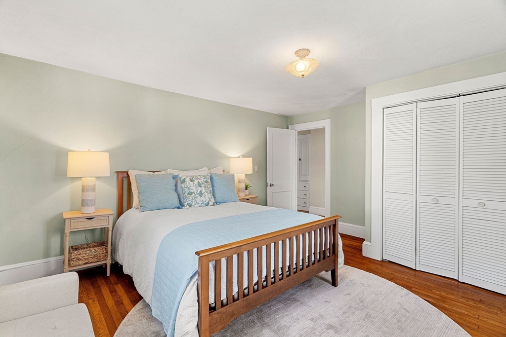 24 Gladstone St Wakefield, MA 01880